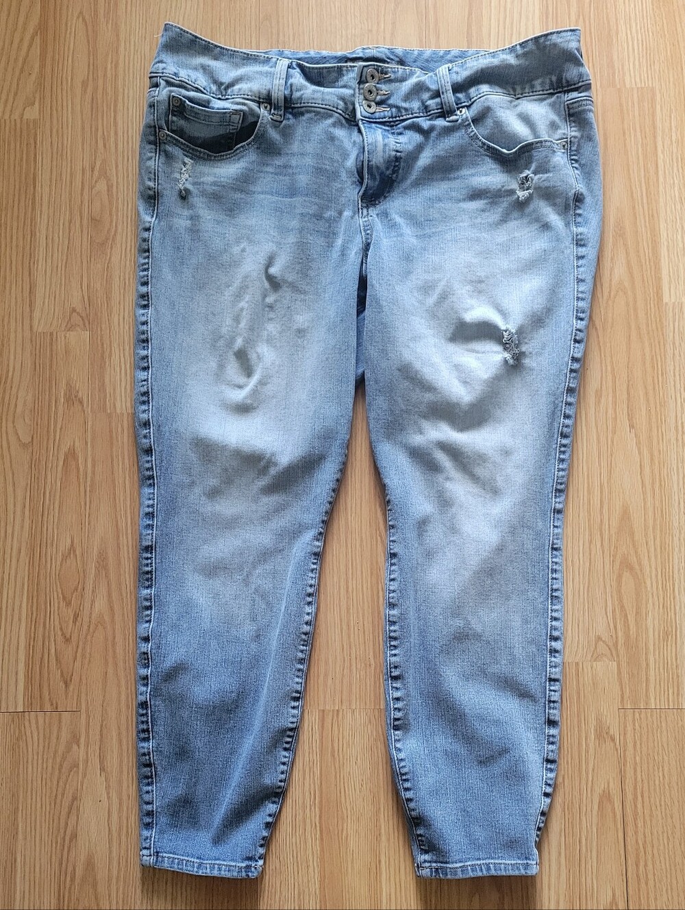 torrid Jeggings Light Blue Distressed Denim Size 20
